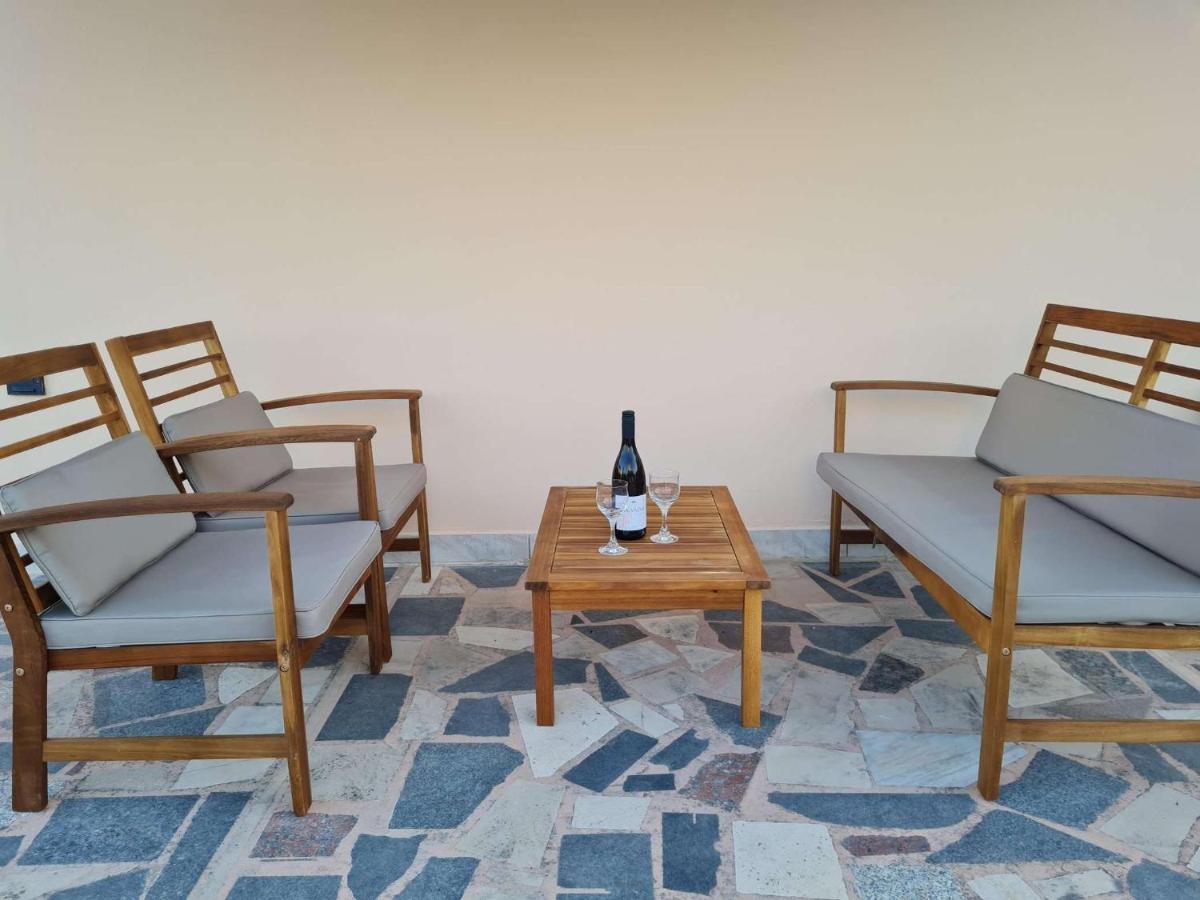Apartmani Lovre I Zara Esterno foto