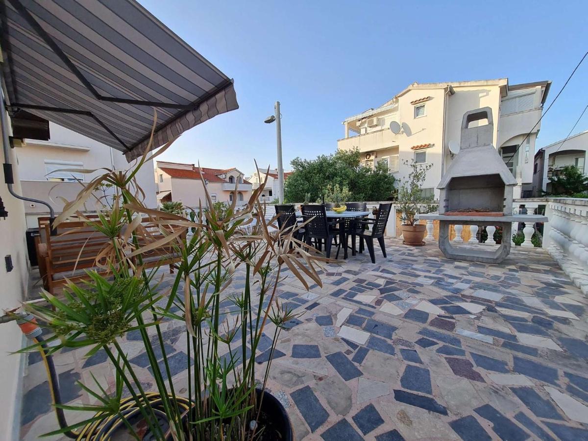 Apartmani Lovre I Zara Esterno foto
