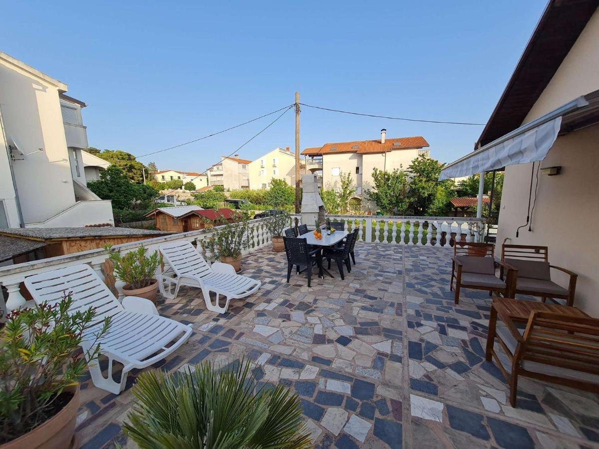 Apartmani Lovre I Zara Esterno foto