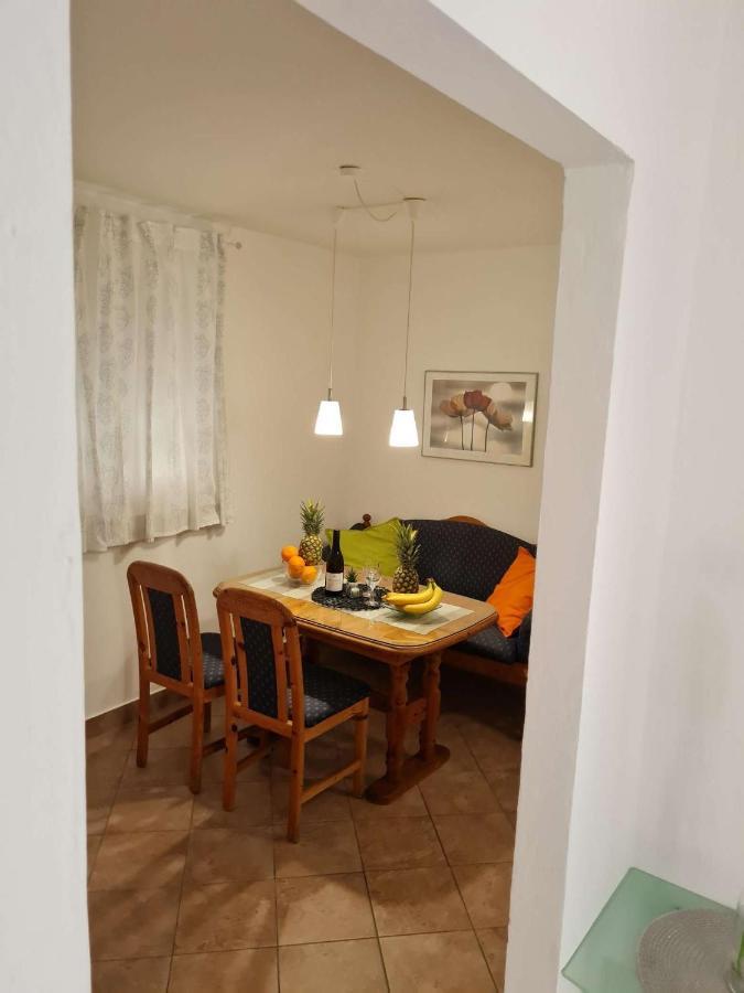 Apartmani Lovre I Zara Esterno foto