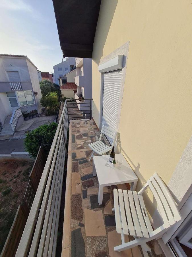 Apartmani Lovre I Zara Esterno foto