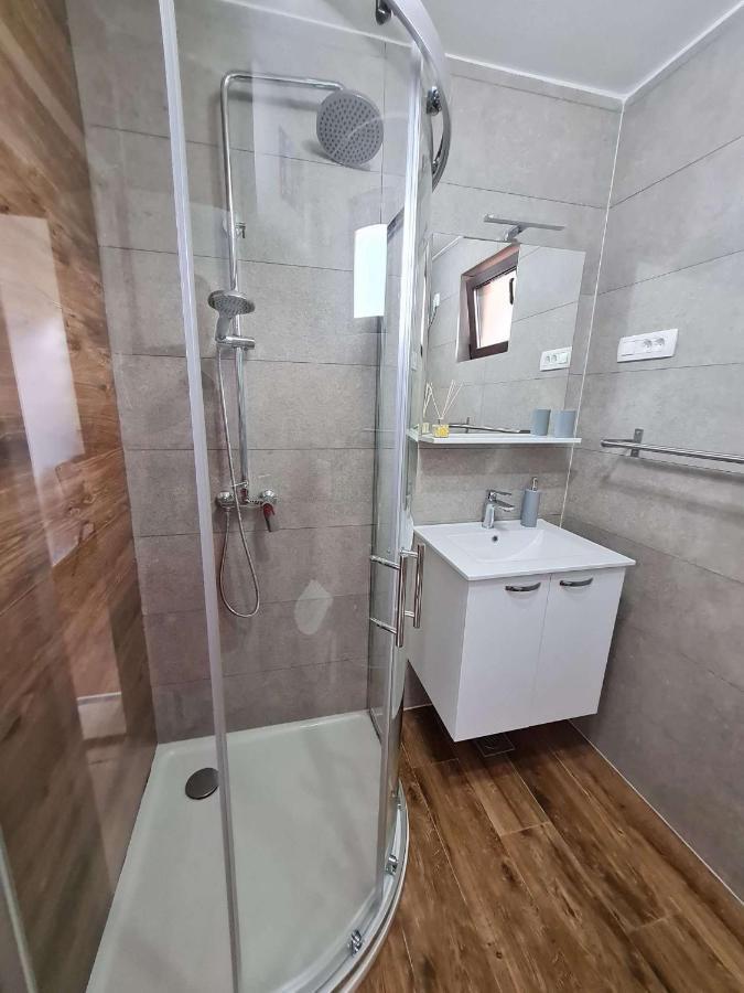 Apartmani Lovre I Zara Esterno foto