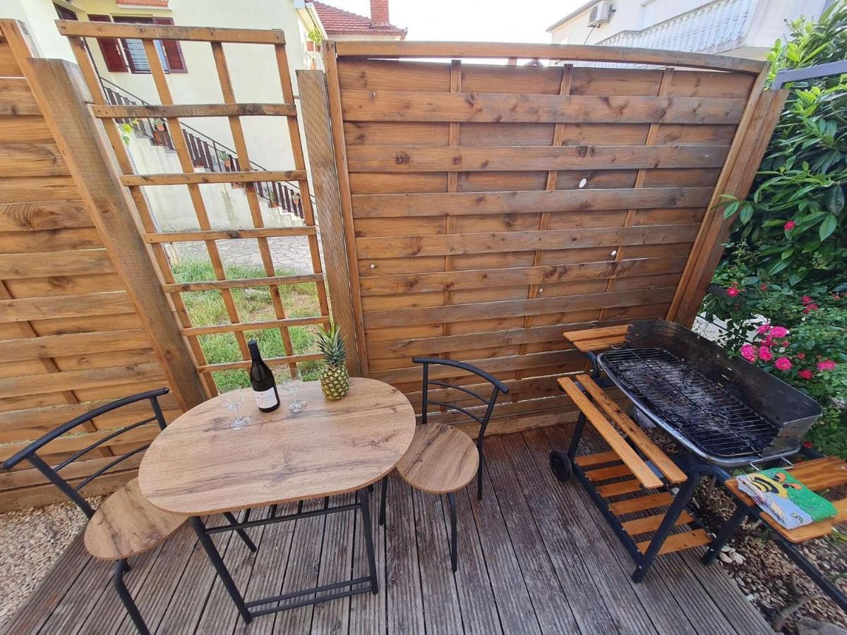 Apartmani Lovre I Zara Esterno foto