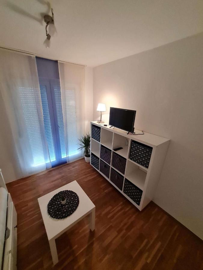 Apartmani Lovre I Zara Esterno foto