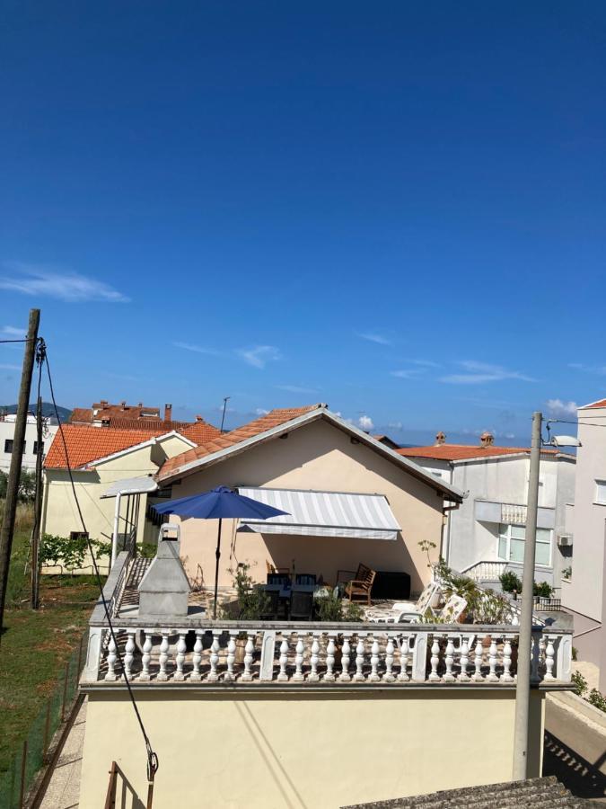 Apartmani Lovre I Zara Esterno foto